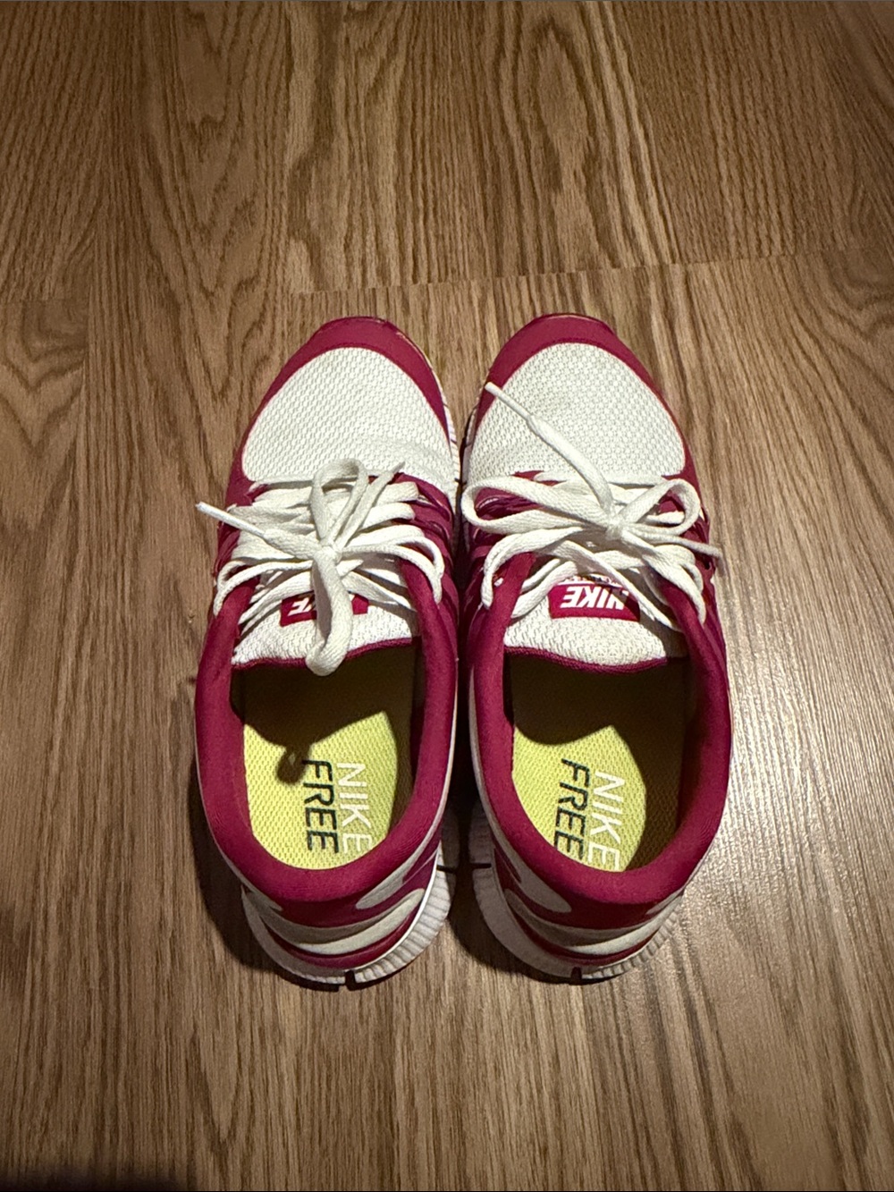 Nike FREE 5.0 Women’s Pink and White Training Shoes - Picture 2 of 3